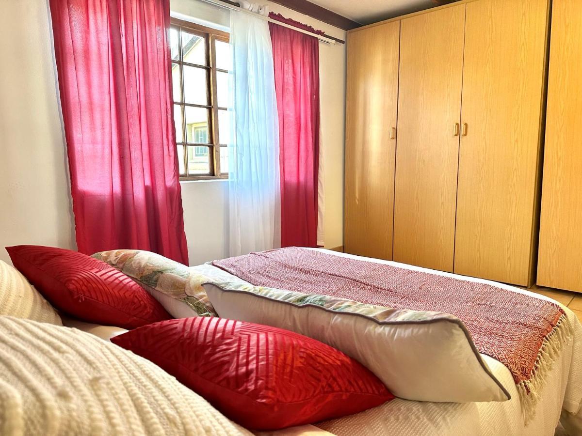 Blue Lantern Bed And Breakfast Kempton Park Dış mekan fotoğraf