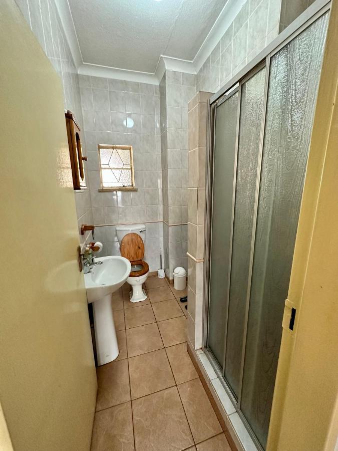 Blue Lantern Bed And Breakfast Kempton Park Dış mekan fotoğraf
