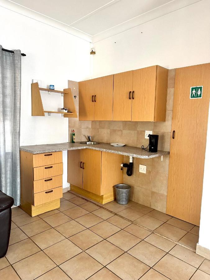 Blue Lantern Bed And Breakfast Kempton Park Dış mekan fotoğraf