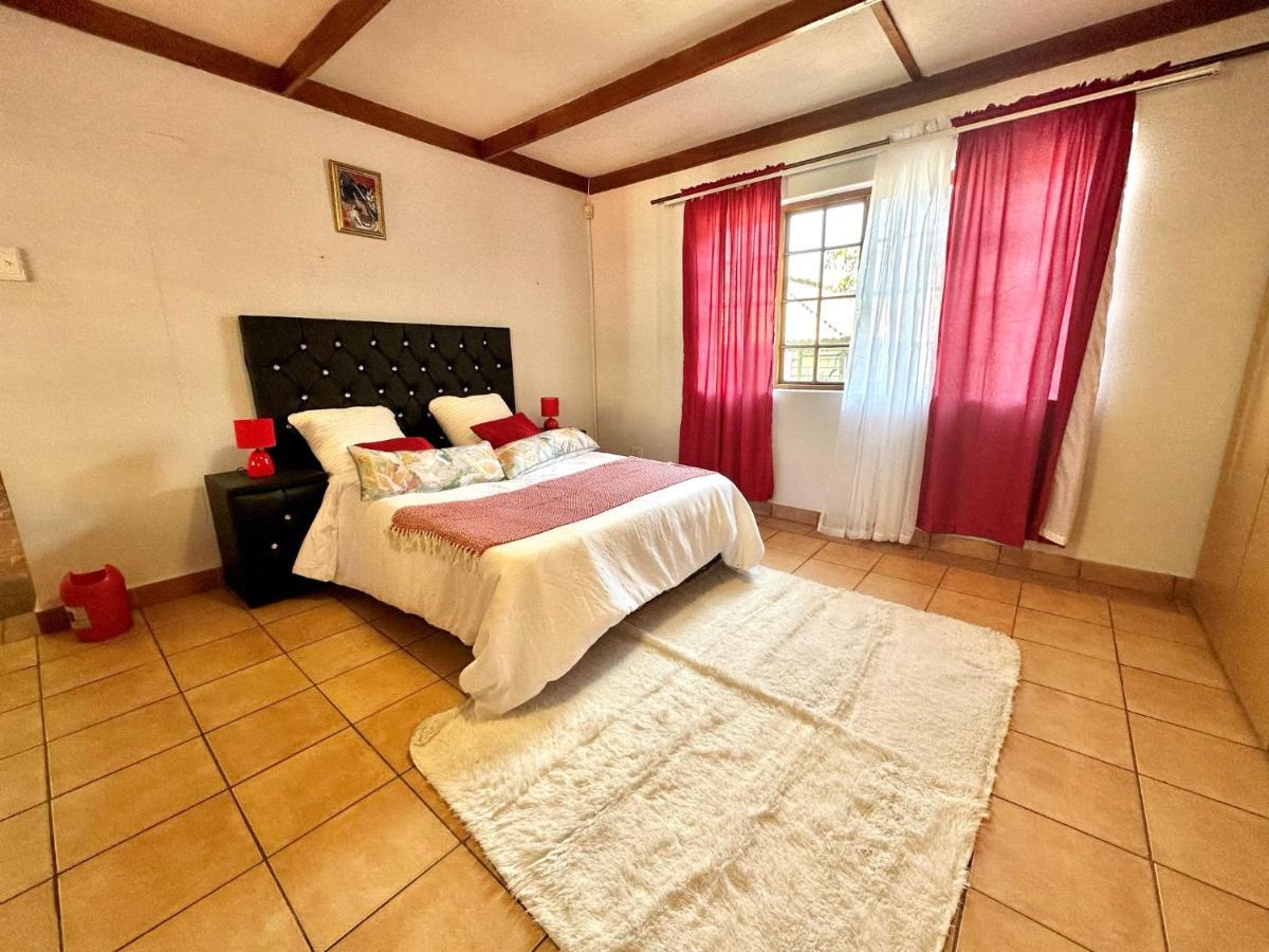 Blue Lantern Bed And Breakfast Kempton Park Dış mekan fotoğraf
