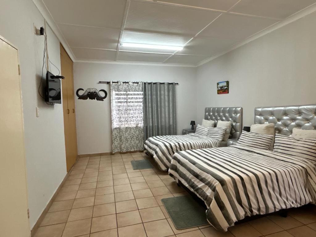 Blue Lantern Bed And Breakfast Kempton Park Dış mekan fotoğraf