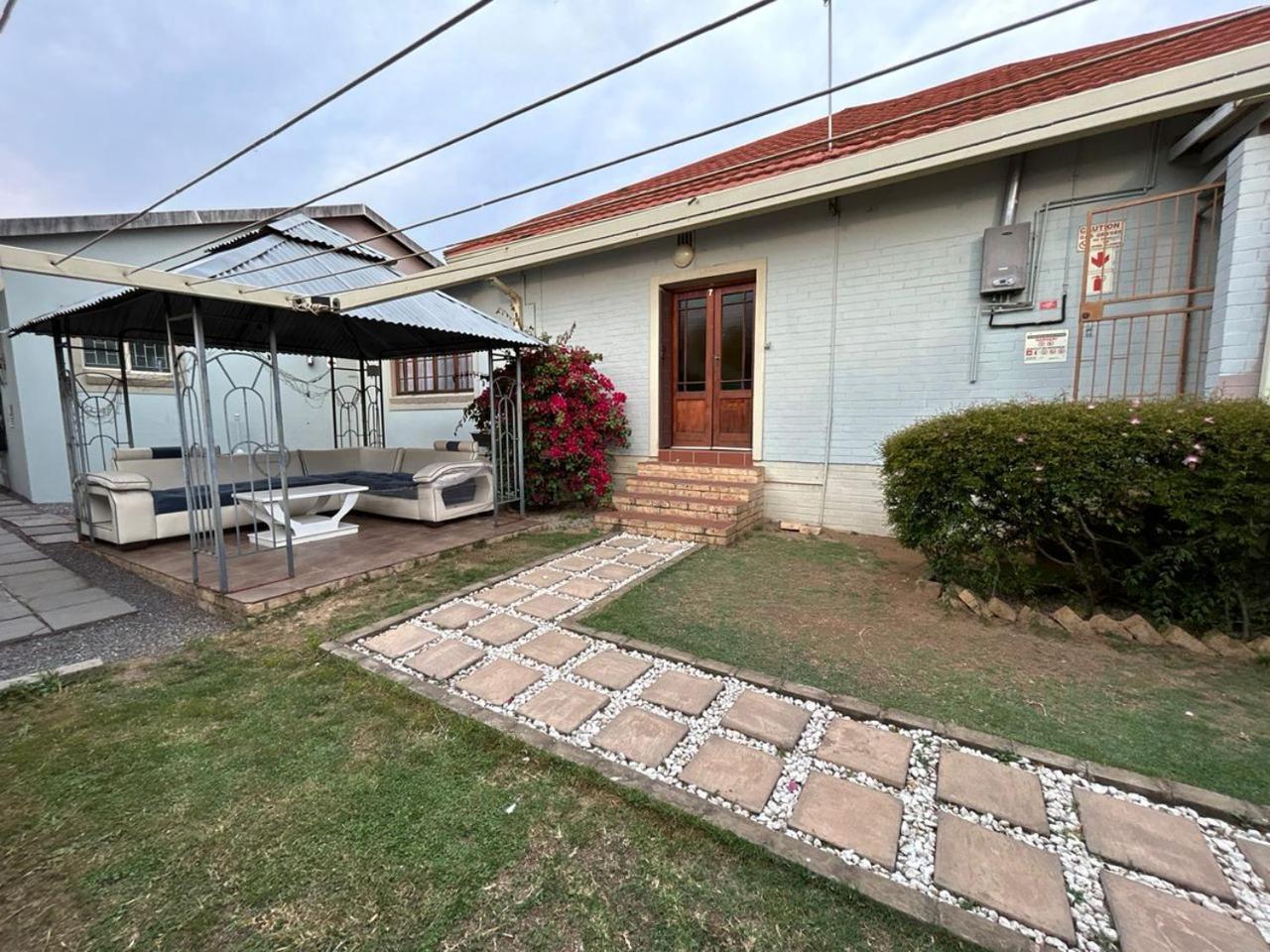 Blue Lantern Bed And Breakfast Kempton Park Dış mekan fotoğraf