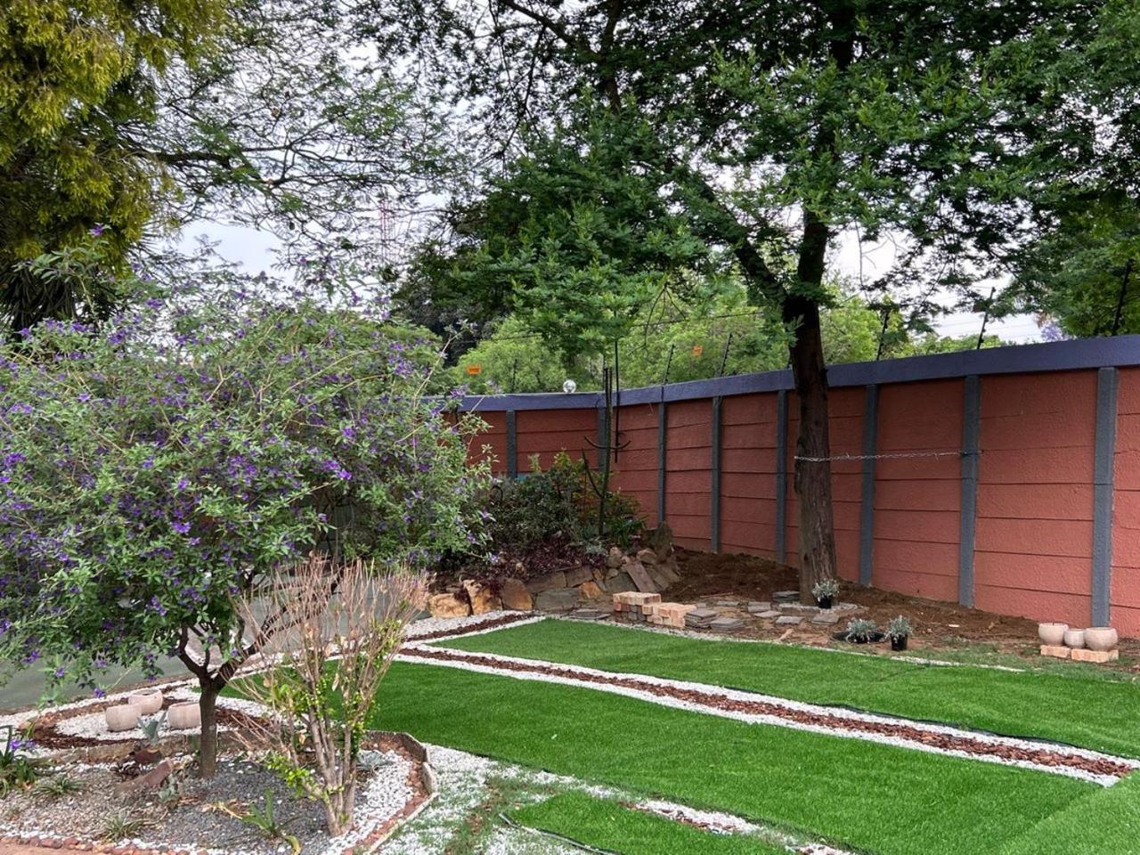 Blue Lantern Bed And Breakfast Kempton Park Dış mekan fotoğraf