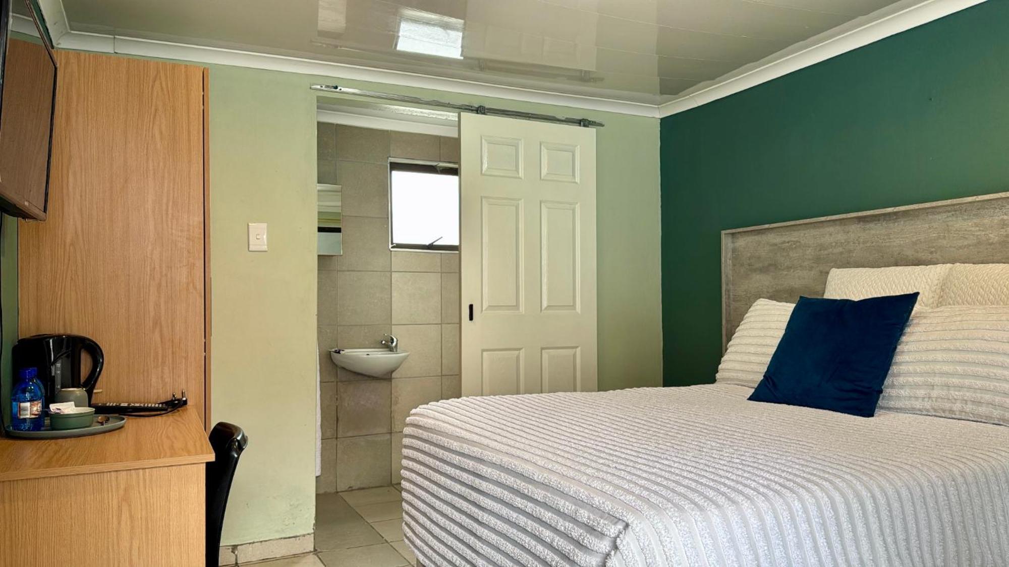 Blue Lantern Bed And Breakfast Kempton Park Dış mekan fotoğraf
